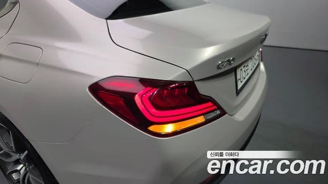 Genesis G70 2018 — Photo 26/31