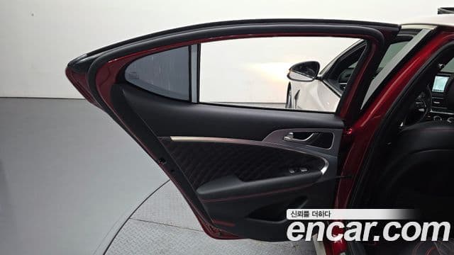 Genesis G70 2018 — Photo 17/31