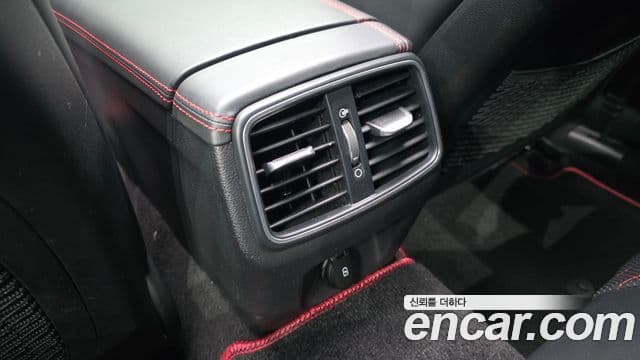 Genesis G70 2018 — Photo 9/31