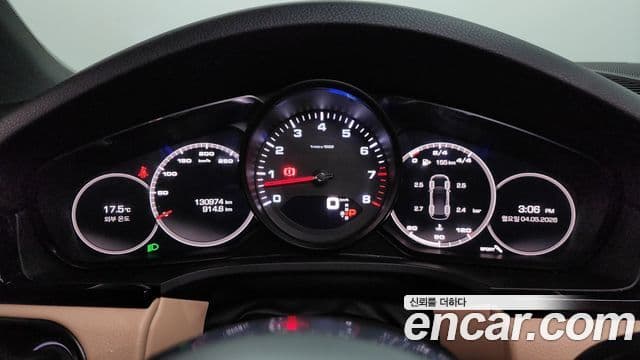 Porsche Cayenne 2020 — ფოტო 8/20