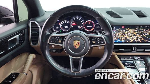 Porsche Cayenne 2020 — ფოტო 13/20