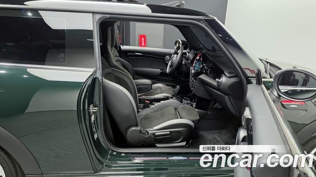 Mini Cooper S 2022 — ფოტო 10/20