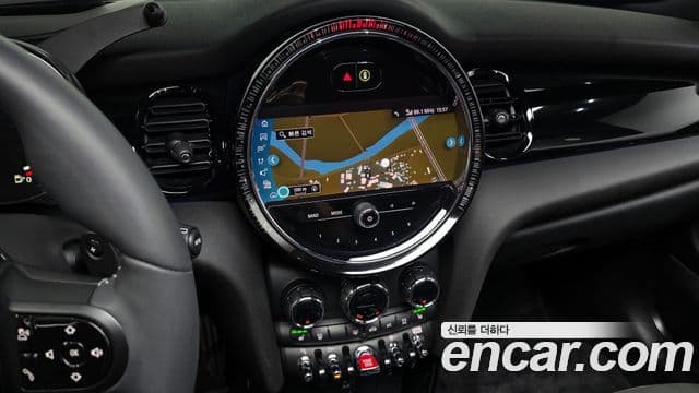 Mini Cooper S 2022 — ფოტო 13/20