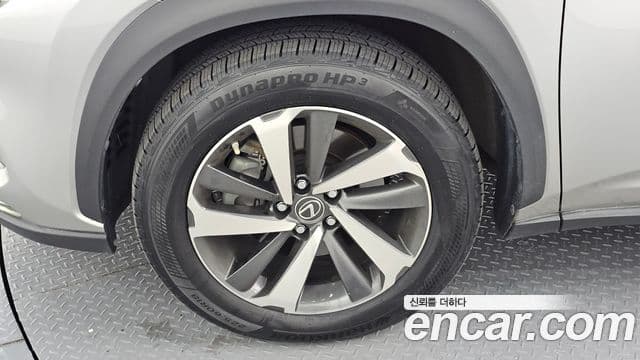 Lexus NX300h 2018 — фото 5 из 20
