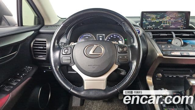 Lexus NX300h 2018 — ფოტო 11/20