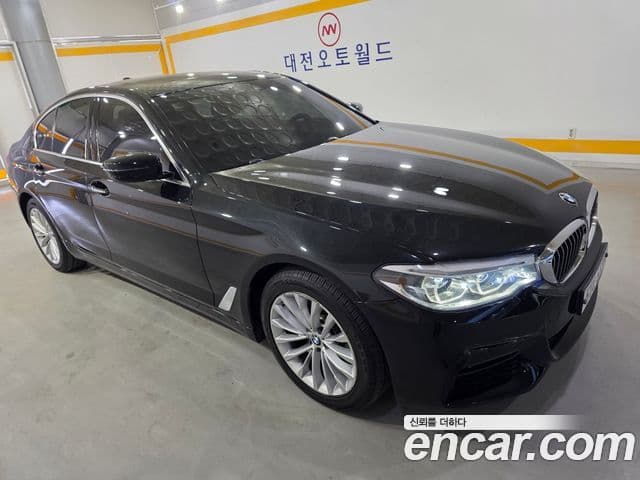 BMW 5 Series 2018 — Фото 2/20