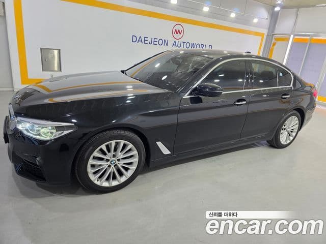 BMW 5 Series 2018 — Фото 3/20