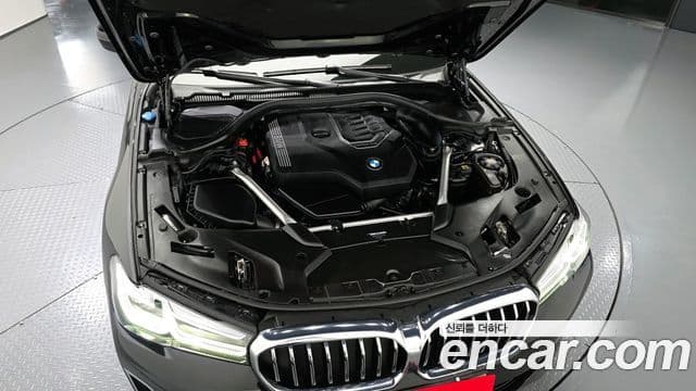 BMW 5 Series 2022 — Photo 4/31