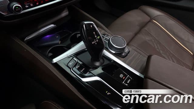 BMW 5 Series 2022 — Photo 20/31