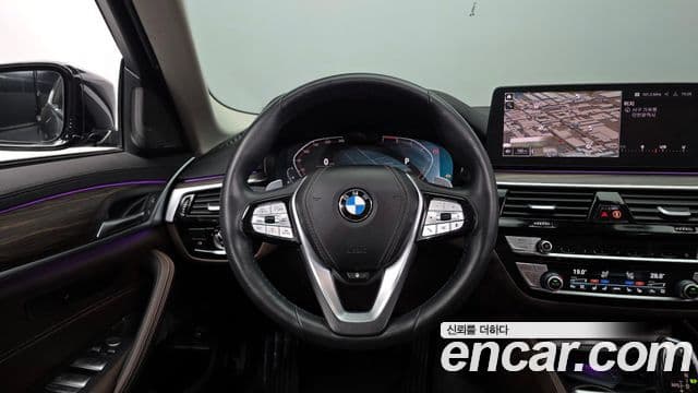 BMW 5 Series 2022 — Photo 7/31