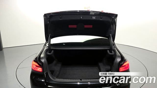 BMW 5 Series 2022 — Photo 25/31