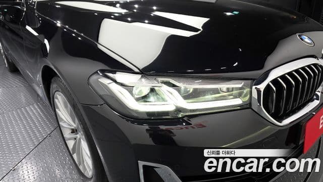 BMW 5 Series 2022 — Photo 26/31