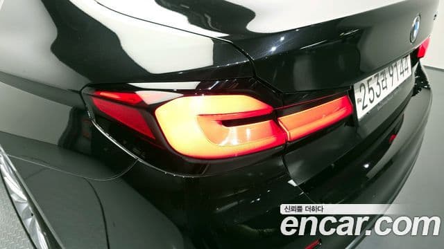 BMW 5 Series 2022 — Photo 2/31