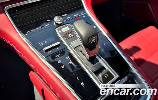 Porsche Panamera 2023 — Şəkil 16/20