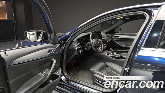 BMW 5 Series 2019 — Şəkil 10/20
