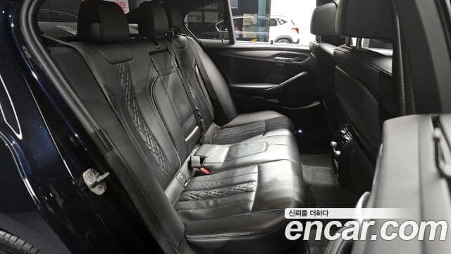 BMW 5 Series 2019 — Şəkil 11/20