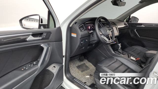 Volkswagen Tiguan 2023 — Photo 5/20