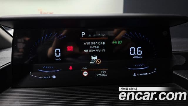 Hyundai Staria 2022 — ფოტო 8/20
