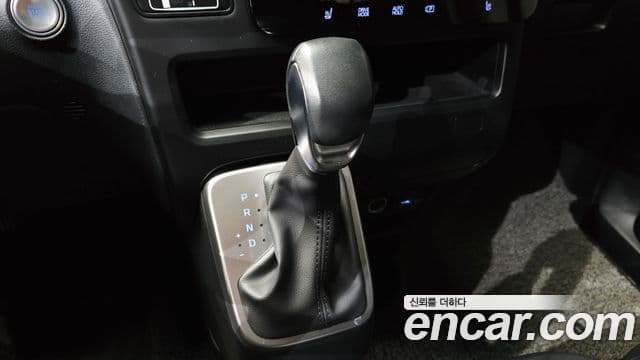 Hyundai Staria 2022 — Фото 9/20