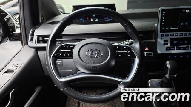 Hyundai Staria 2022 — Фото 13/20