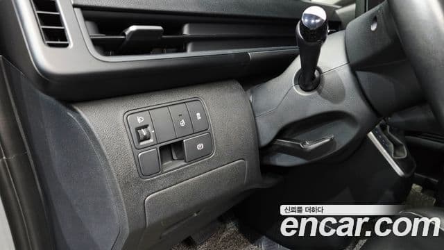 Hyundai Staria 2022 — Фото 15/20