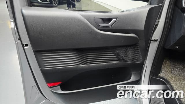 Hyundai Staria 2022 — Photo 24/30