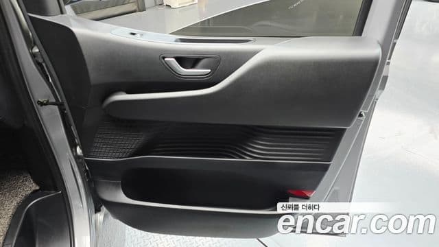 Hyundai Staria 2022 — Photo 16/30
