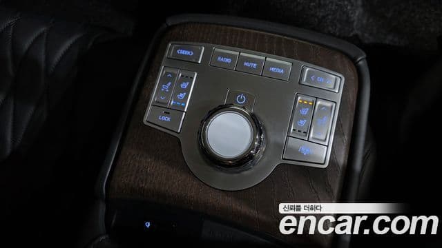 Genesis Electrified G80 2024 — ფოტო 18/20
