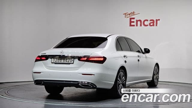 Mercedes-Benz E-Class 2021 — ფოტო 2/20