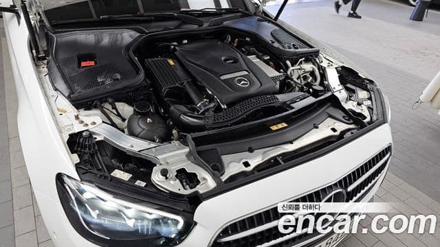 Mercedes-Benz E-Class 2021 — ფოტო 6/20