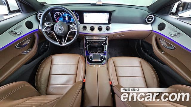 Mercedes-Benz E-Class 2021 — ფოტო 7/20