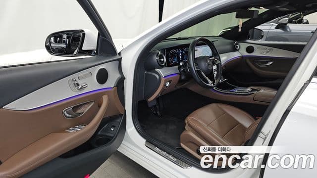 Mercedes-Benz E-Class 2021 — ფოტო 10/20