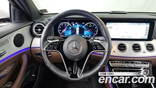 Mercedes-Benz E-Class 2021 — ფოტო 13/20