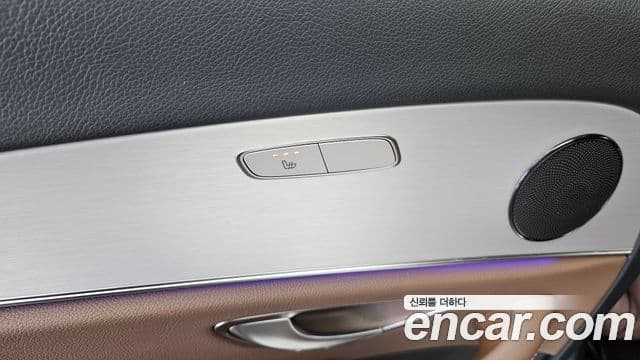 Mercedes-Benz E-Class 2021 — ფოტო 19/20