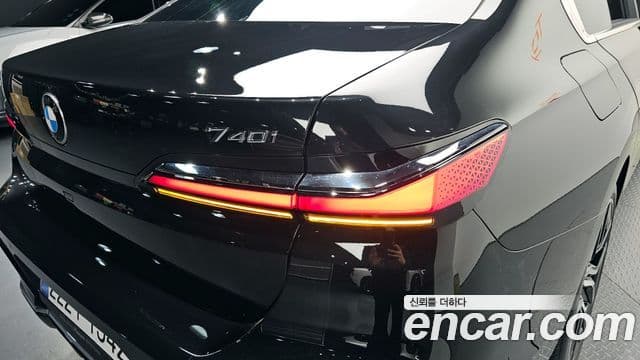 BMW 7 Series 2025 — Photo 19/33