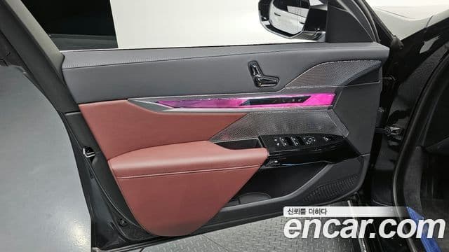 BMW 7 Series 2025 — Photo 12/33