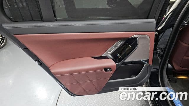 BMW 7 Series 2025 — Photo 30/33