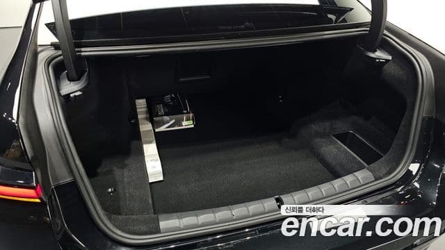 BMW 7 Series 2025 — Photo 15/33