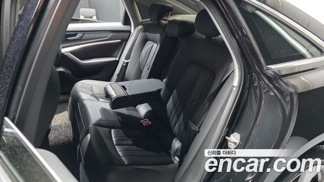 Audi A6 2021 — ფოტო 10/31