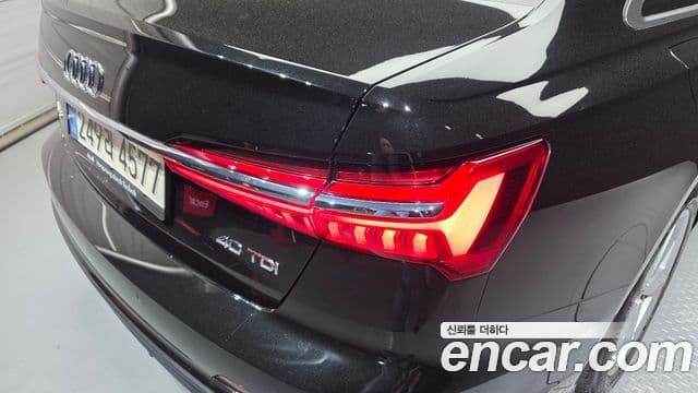 Audi A6 2021 — ფოტო 13/31