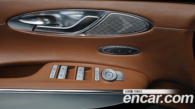 Genesis GV70 2022 — ფოტო 23/31