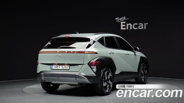 Hyundai Kona 2023 — фото 2 из 20