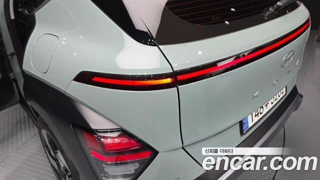 Hyundai Kona Hybrid 2023 — Photo 28/30