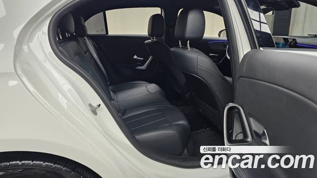 Mercedes-Benz A-Class 2023 — фото 11 из 20