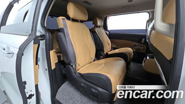 Kia Carnival 2023 — Фото 11/20
