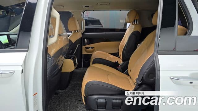 Kia Carnival 2023 — Фото 12/20