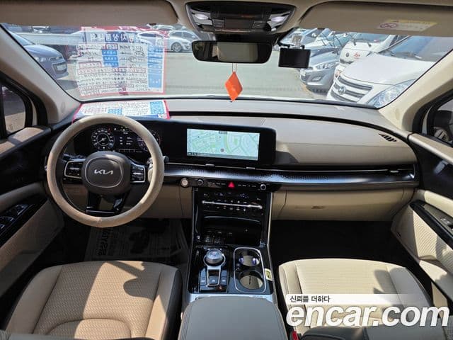 Kia Carnival 2021 — ფოტო 10/20