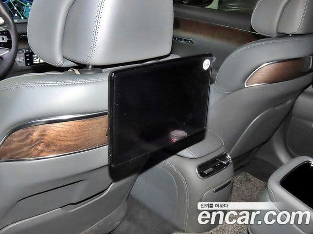Genesis G90 2022 — ფოტო 14/20