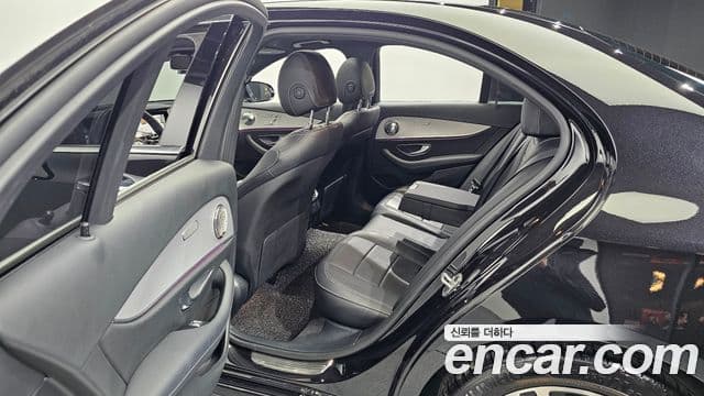 Mercedes-Benz E-Class 2021 — Şəkil 12/20