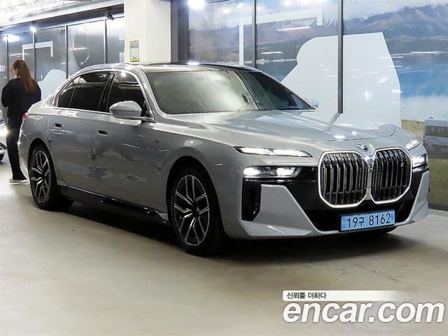 BMW i7 2023 — Photo 5/20